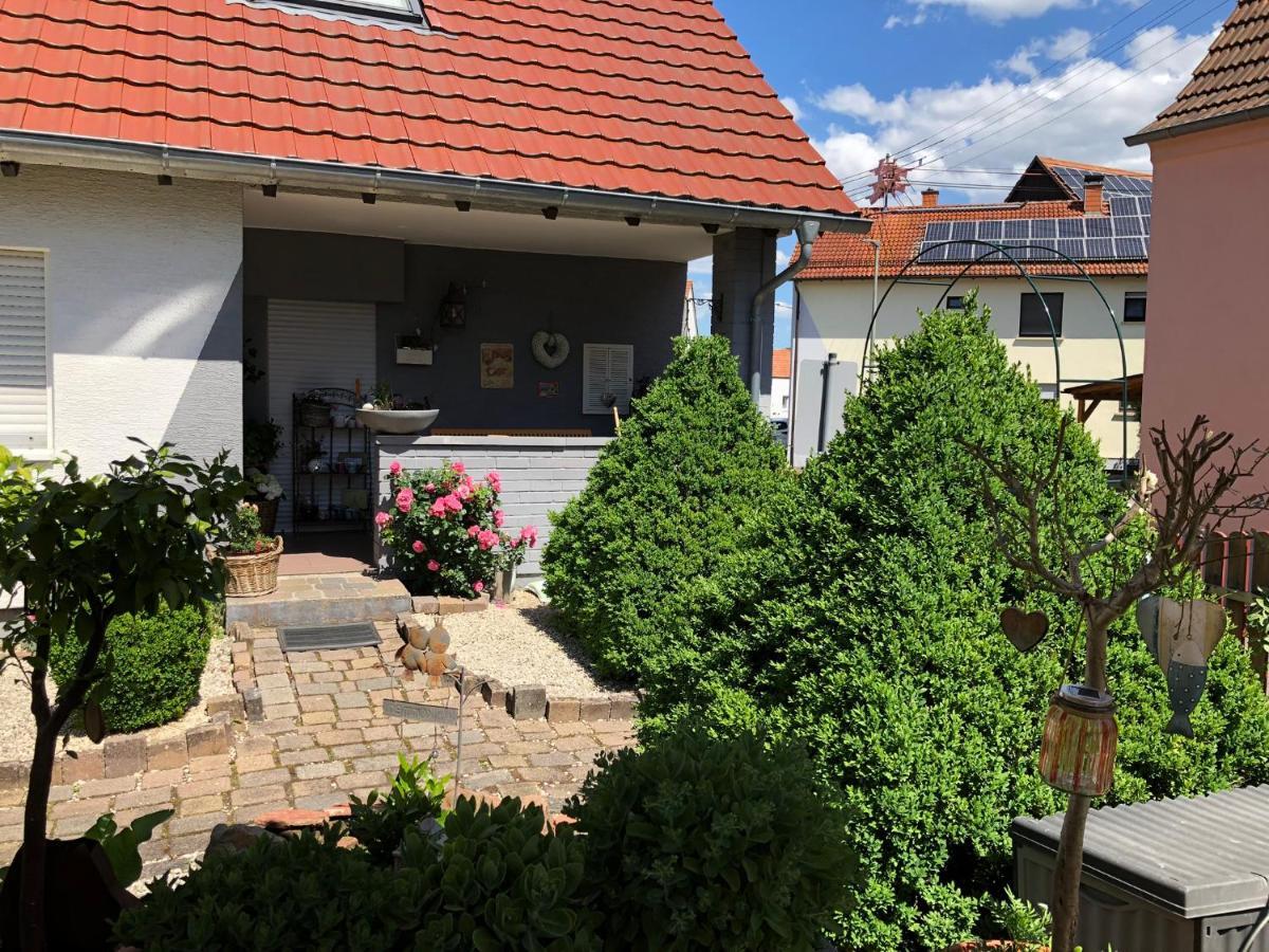 Ferien- Und Monteurswohnung Heilbrunnen Woerth am Rhein Luaran gambar